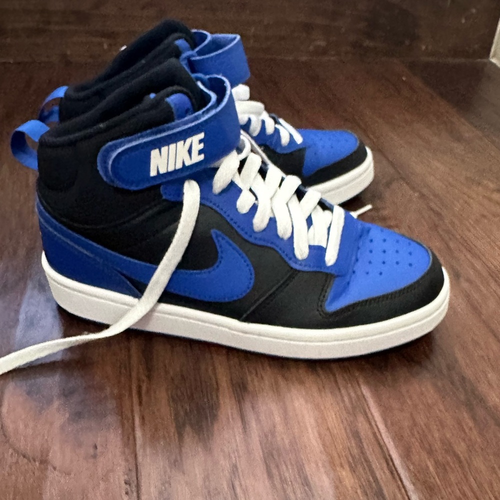 Nike Court Borough Mid 2